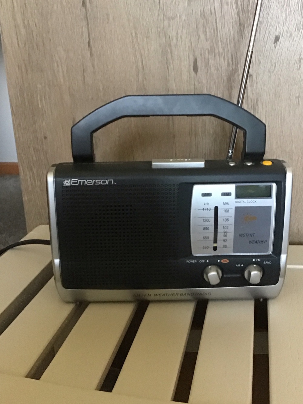 VINTAGE Emerson Portable AM/FM Weather Band Radio WORKS!